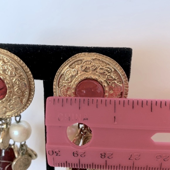Vintage 80s Gold tone drop earrings with mini coins and faux pearls - Picture 5 of 8